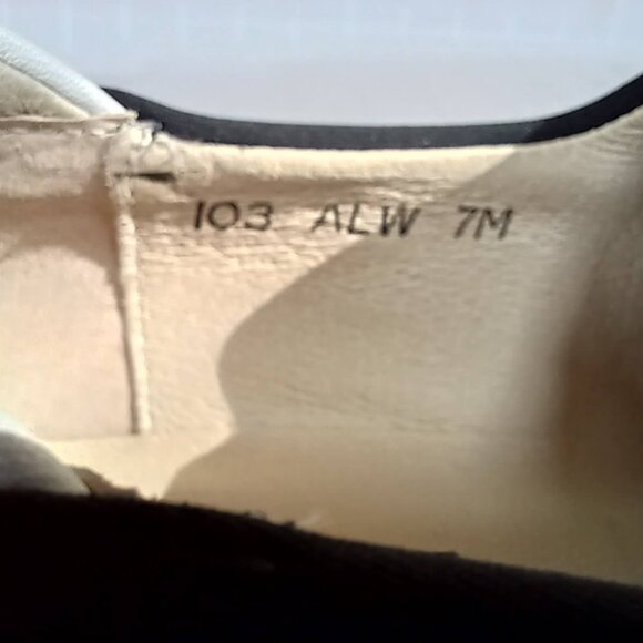 Donald J. Pliner Slip On Sports Shoes Italy New Size 7M - Picture 10 of 10